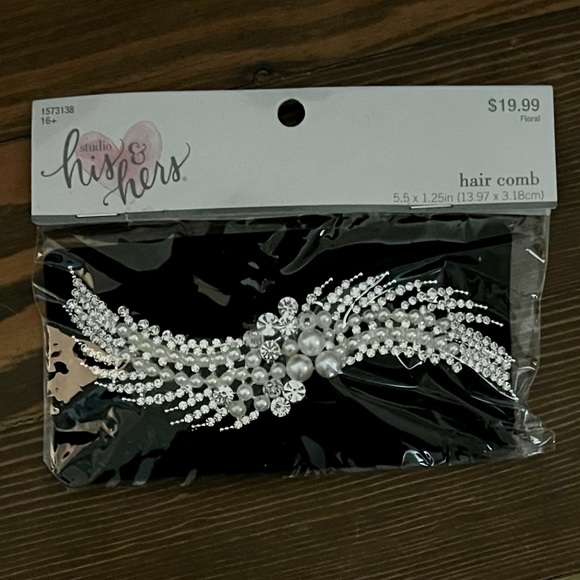 New Pearl & Rhinestone Comb Headpiece by His & Hers - Picture 1 of 3